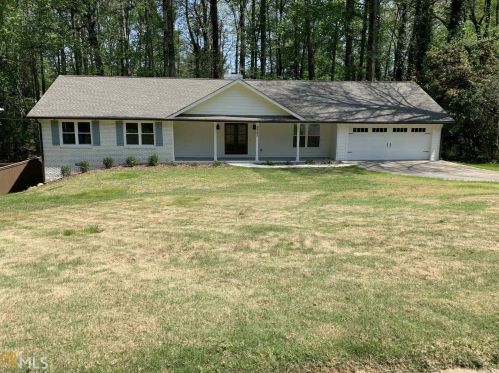 2565 Hawthorne Dr, Atlanta GA 30345-2039 exterior