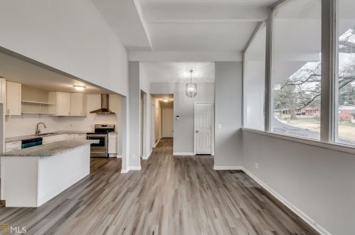 158 Kittrell Dr, Atlanta GA 30331-3830 exterior