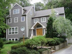 67 Studio Rd, Newton, MA 02466-2808