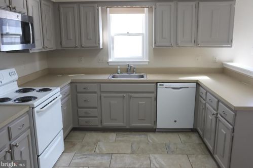 1515 Ivystone Ct, Silver Spring MD  20904-5475 exterior