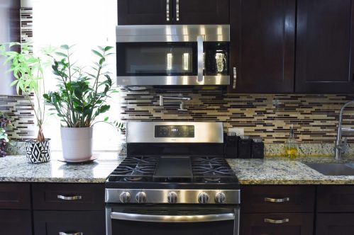 304 107th St, Chicago IL 60655-1709 exterior