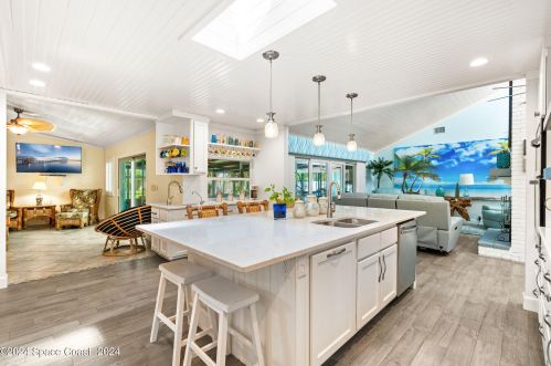 2945 Newfound Harbor Dr, Merritt Island FL 32952-2861 exterior