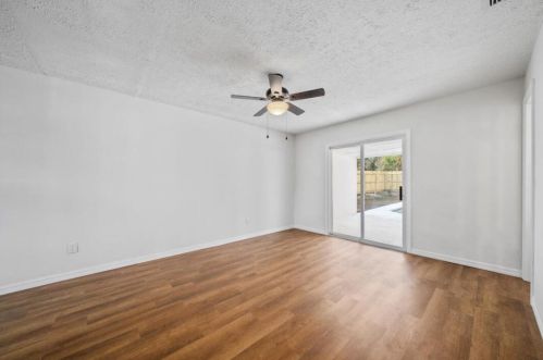 1702 Hampshire Ln, Fort Pierce FL 34953-2046 exterior