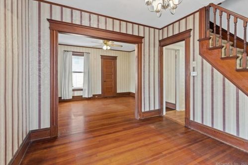 52 Delmont St, Manchester CT 06042-3510 exterior