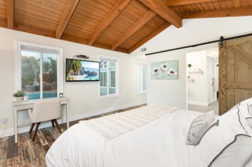 13561 Malena Dr, Tustin CA 92780-1914 exterior