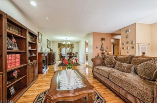 2087 Prospect Ave, Scotch Plains NJ 07076-1203 exterior