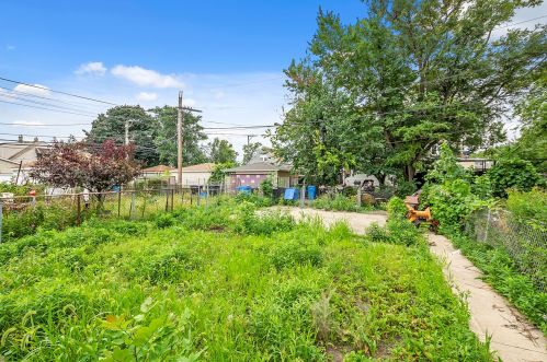 4821 Hirsch St, Chicago IL 60651-1520 exterior