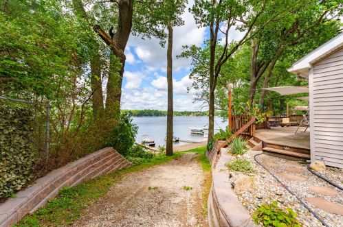 28148 Shr Dr, Gobles MI 49055-9115 exterior