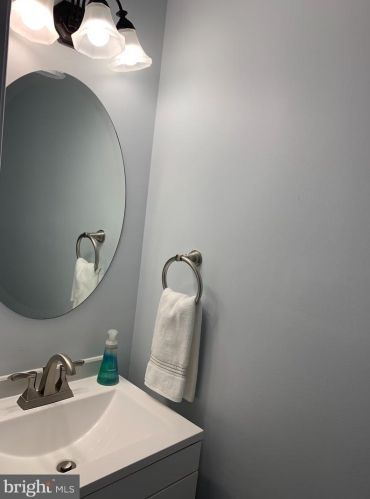 6579 Bermuda Grn Ct, Alexandria VA 22312-3106 exterior