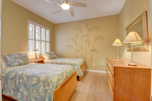 10054 Armani Dr, Boynton Beach FL 33437-3743 exterior