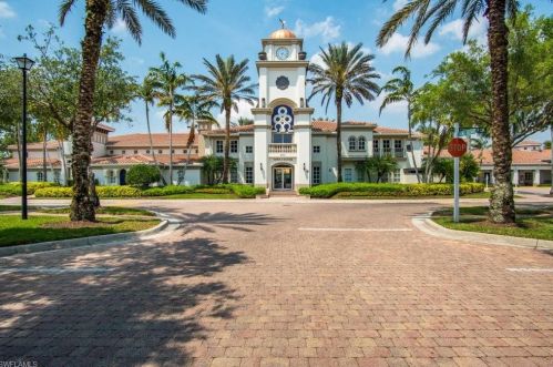 5045 Kingston Way, Naples FL 34119-9542 exterior