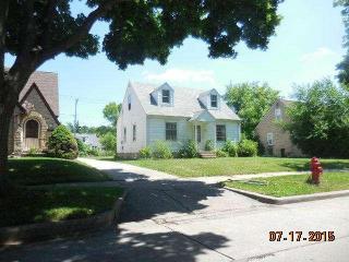 5530 53rd St, Milwaukee, WI 53218-3323