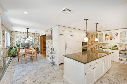 29 Kendrick Ln, Huntington Station NY 11746-7829 exterior