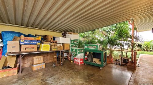 1116 Isenberg St, Honolulu HI 96826-2920 exterior