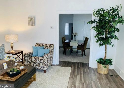 403 6 St, Darby PA 19023-2304 exterior