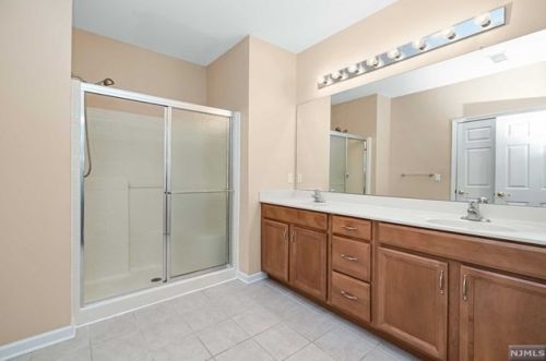 1203 Gatherings Dr, Paterson NJ 07508-1379 exterior