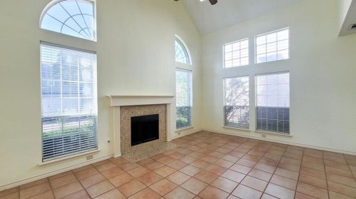 825 Canal St, Irving TX  75063-4686 exterior