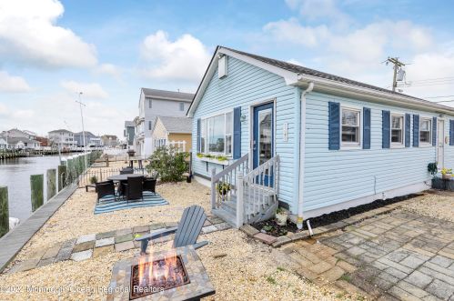 215 Rosewood Dr, Berkeley Township, NJ 08721-3120