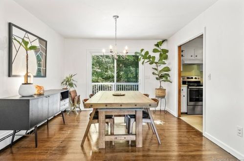 1 Hidden Lk Ct, Ridgefield CT 06877-2310 exterior