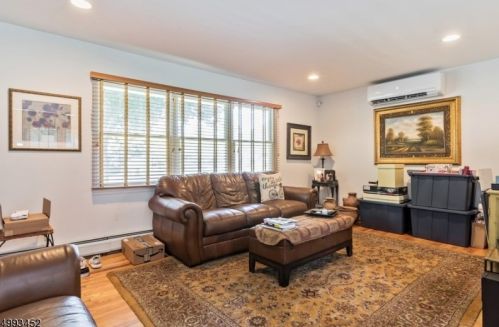 326 Ramapo Valley Rd, Oakland NJ  07436-1816 exterior