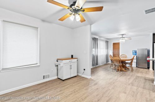 37 Chain Blvd, Berkeley Township NJ 08721-1925 exterior