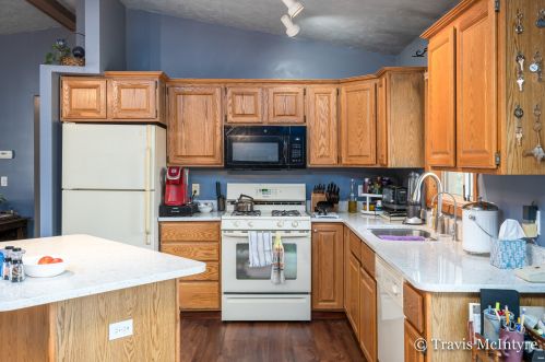 1610 Timberlane Ln, Grand Rapids MI 49505-4441 exterior