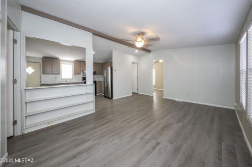 55 King Rd, Tucson AZ 85705-3217 exterior