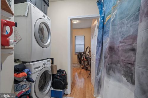 1336 Girard Ave, Philadelphia PA 19122-4212 exterior