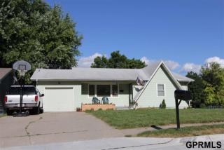 621 111th St, Omaha, NE 68154-3301