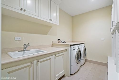 2038 Mohawk St, Chicago IL 60614-4515 exterior