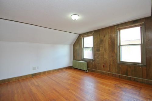 111 Spg St, Windsor Locks CT 06096-2208 exterior