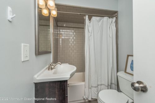 246 Eastham Rd, Point Pleasant Beach NJ 08742-2010 exterior