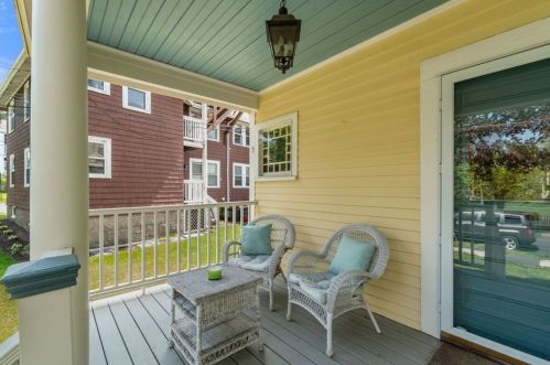 81 Putnam St, Quincy, MA 02169-2262