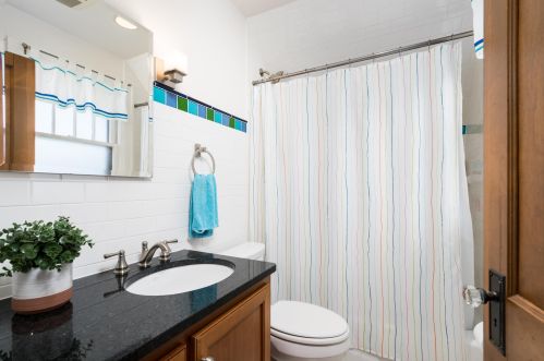 5925 Lk Dr, Milwaukee WI 53217-4629 exterior