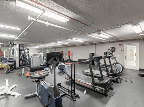 1 Biscayne Dr, Atlanta GA  30309-1090 exterior