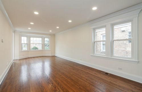 5040 Melvina Ave, Chicago IL 60646-1123 exterior