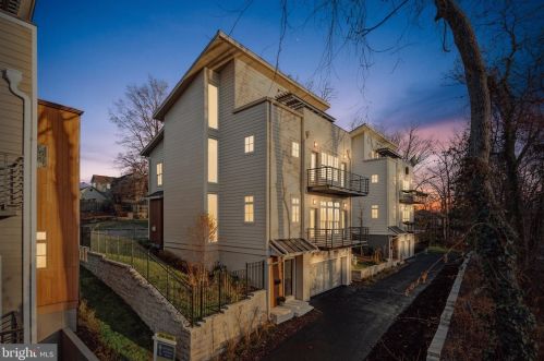 4029 9th St, Arlington, VA 22204-1926