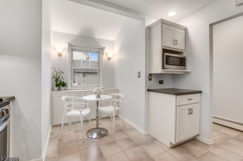 16 Fitzrandolph Rd, Town Center NJ  07052-3509 exterior