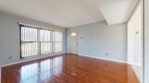 9300 Macon Ave, Saint Louis, MO 63134-3604