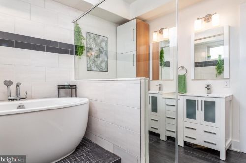 1413 Darien St, Philadelphia PA 19147-5726 exterior