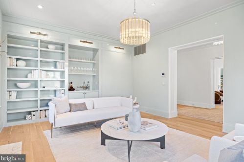 4526 Hawthorne St, Washington DC 20016-3570 exterior