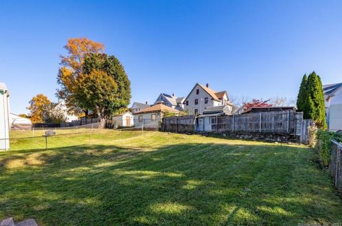 338 Cherry St, New Britain CT 06051-3507 exterior