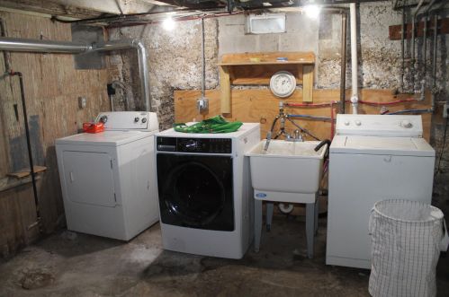 1013 Wright St, Milwaukee WI exterior