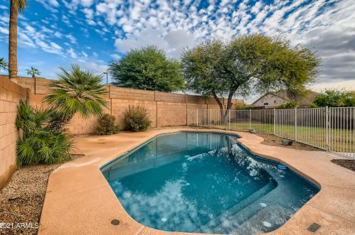 6842 Linda Ln, Chandler AZ 85226-5847 exterior