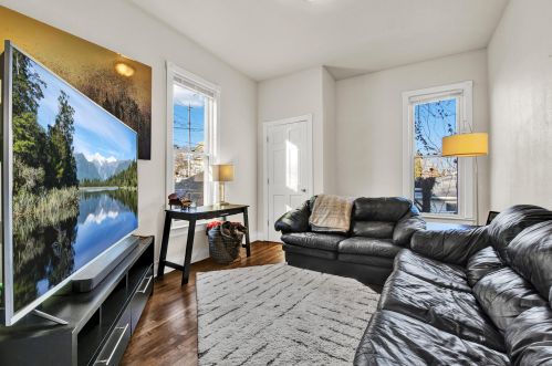 1718 Rusk Ave, Milwaukee WI 53207-2504 exterior