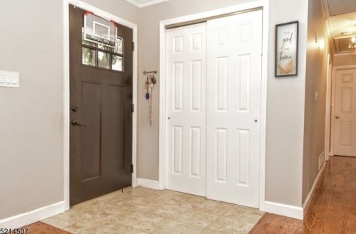 84 Morris Ave, West Milford Lakes NJ  07480-1121 exterior