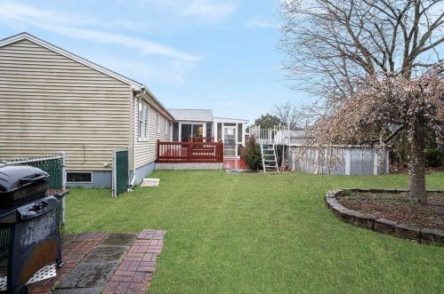 110 Lancashire St, Providence RI  02908-1612 exterior