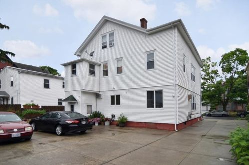 14 Beaufort St, Providence, RI 02908-4407