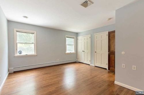 36 Saddle River Rd, Upper Saddle River NJ  07458-3205 exterior