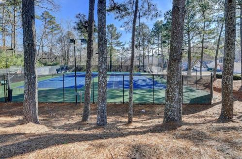 3690 Mcclure Wood Dr, Duluth GA 30096-8506 exterior